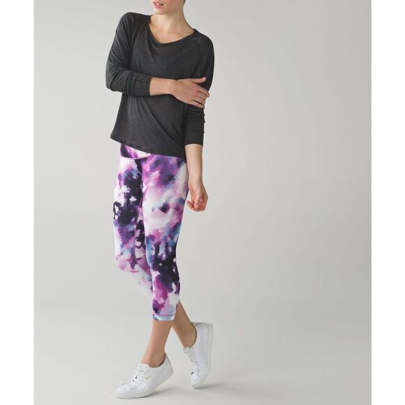 Lululemon Wunder Under Crop III - Picture 1 of 11